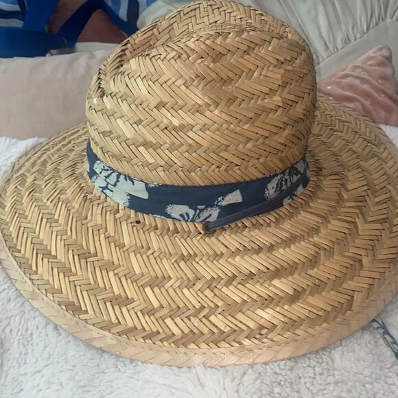 Bluewater Beach Straw Hat with Drawstring! - Picture 5 of 12
